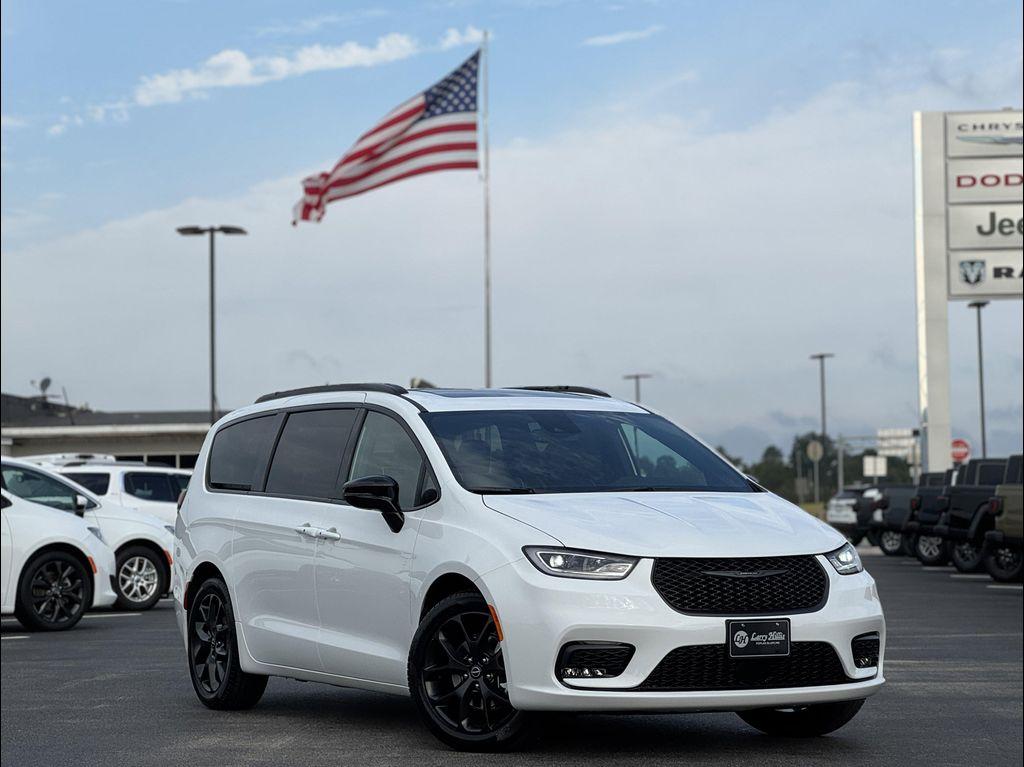 new 2026 Chrysler Pacifica car, priced at $51,550