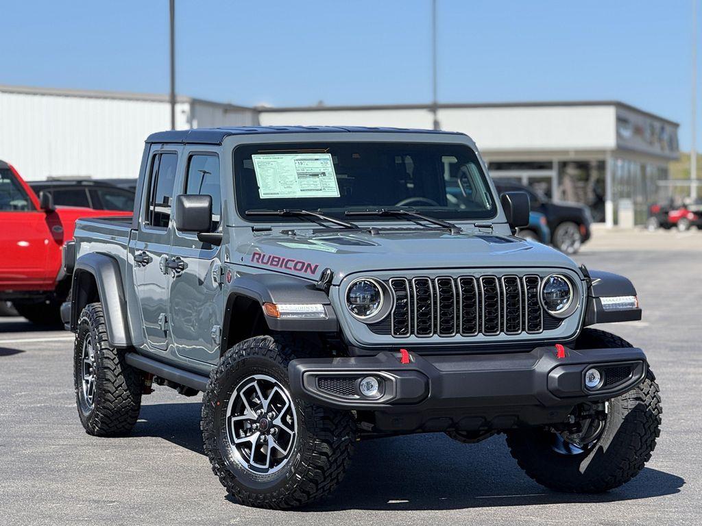 new 2025 Jeep Gladiator car, priced at $48,246