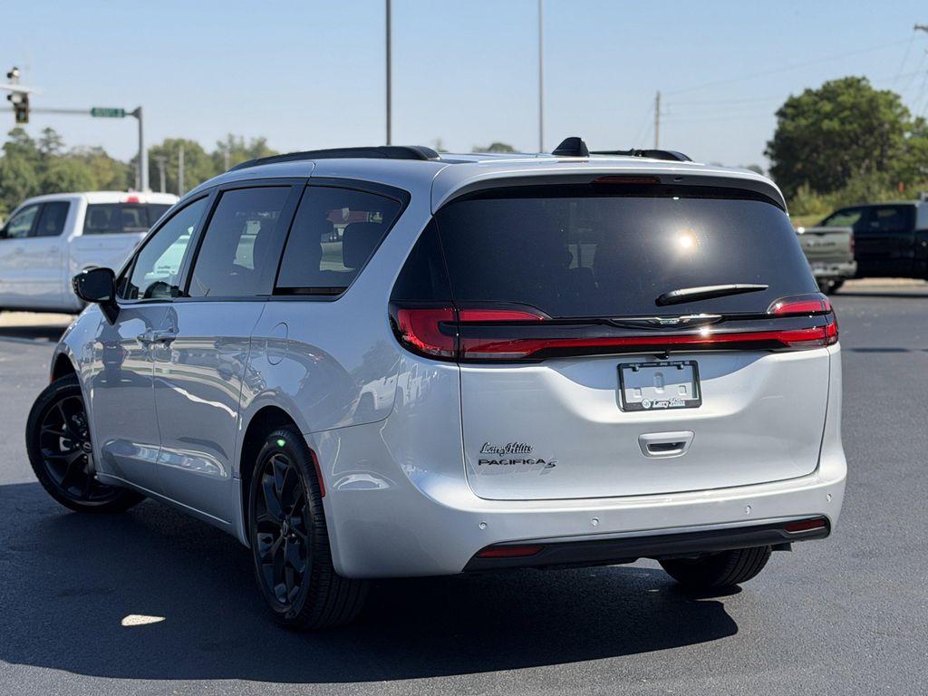 new 2026 Chrysler Pacifica car, priced at $49,085