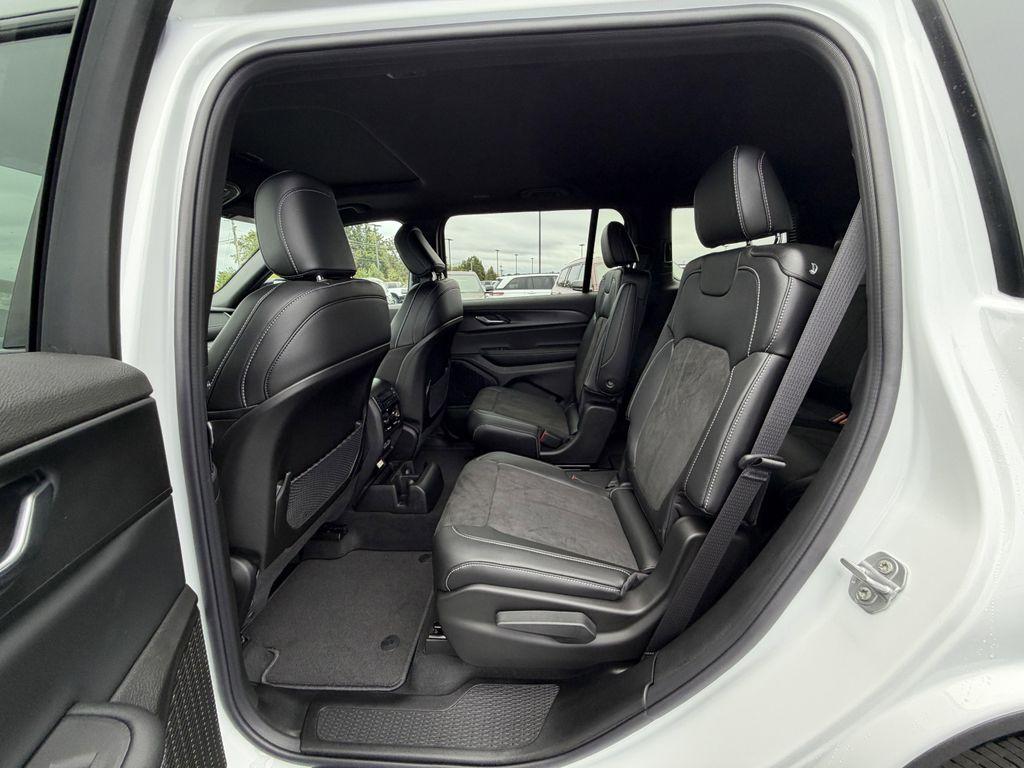 new 2025 Jeep Grand Cherokee L car, priced at $45,532