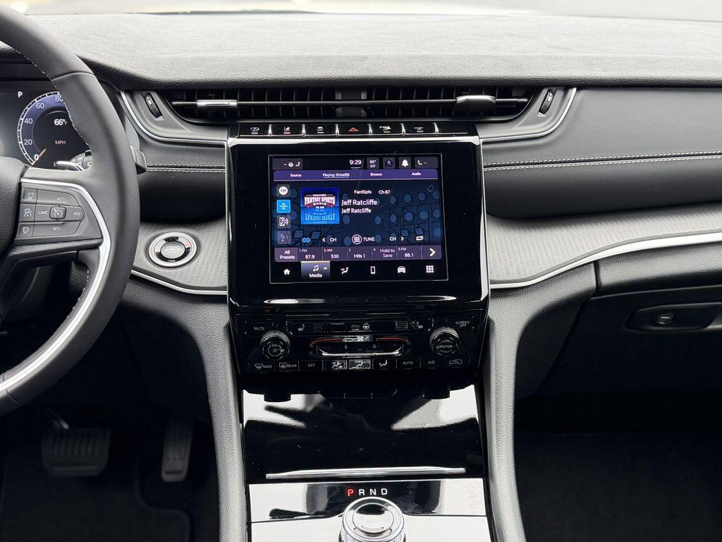 new 2025 Jeep Grand Cherokee L car, priced at $45,532