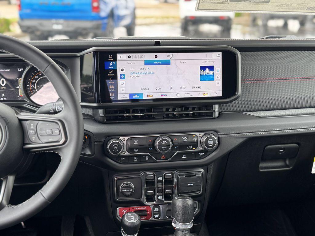new 2025 Jeep Gladiator car, priced at $48,298