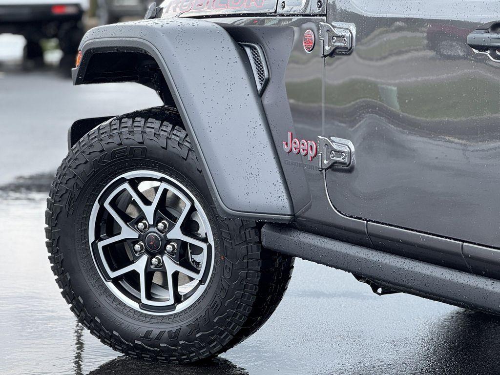 new 2025 Jeep Gladiator car, priced at $48,298