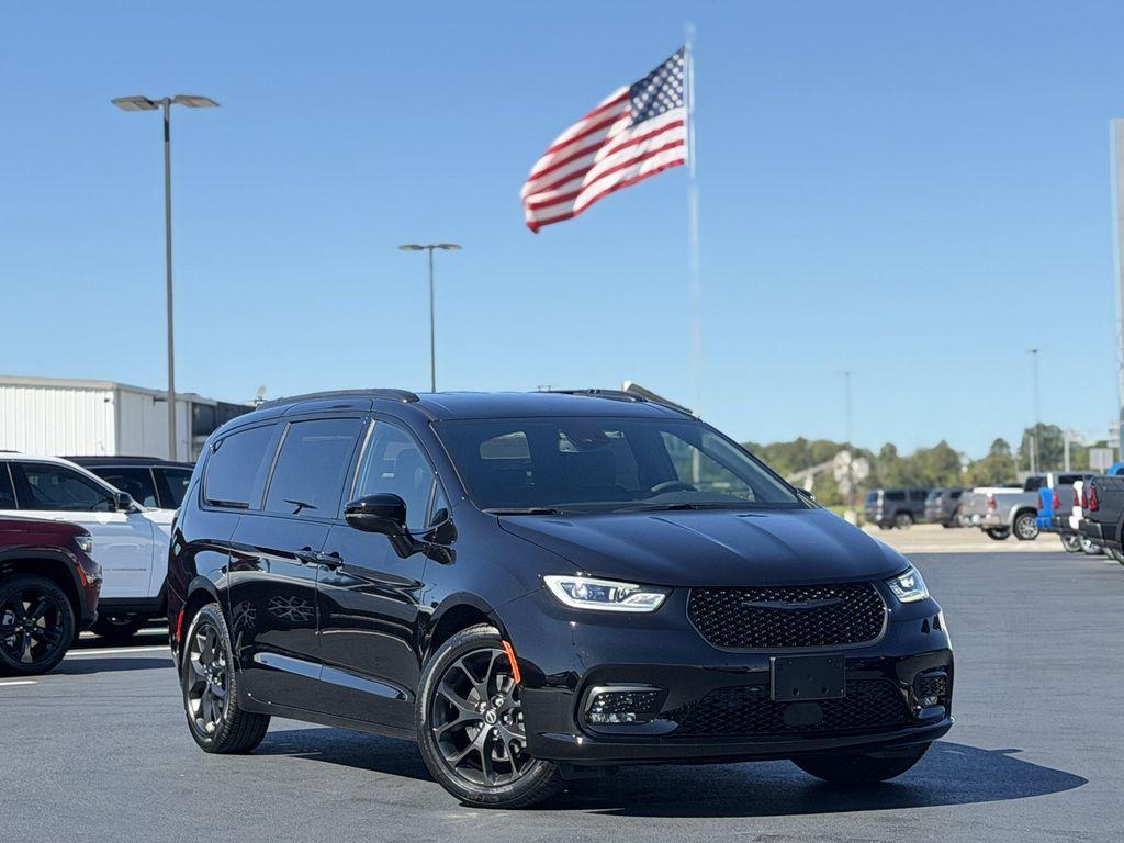 new 2026 Chrysler Pacifica car, priced at $48,890