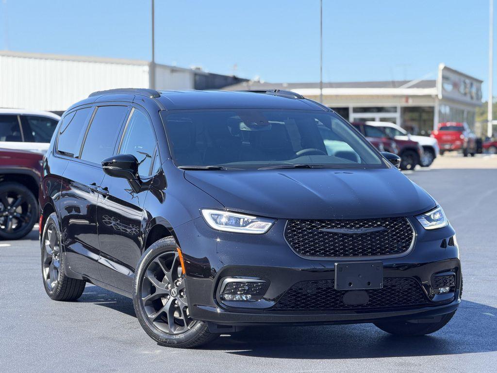 new 2026 Chrysler Pacifica car, priced at $45,127