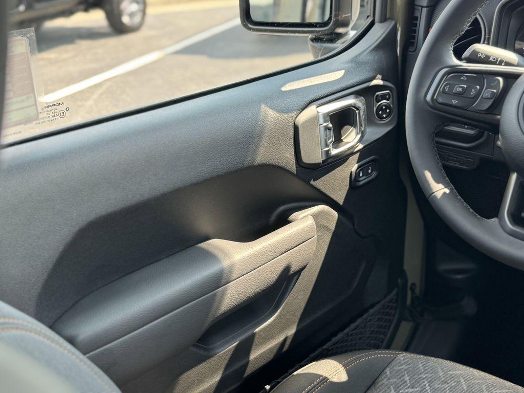 new 2025 Jeep Gladiator car, priced at $55,880