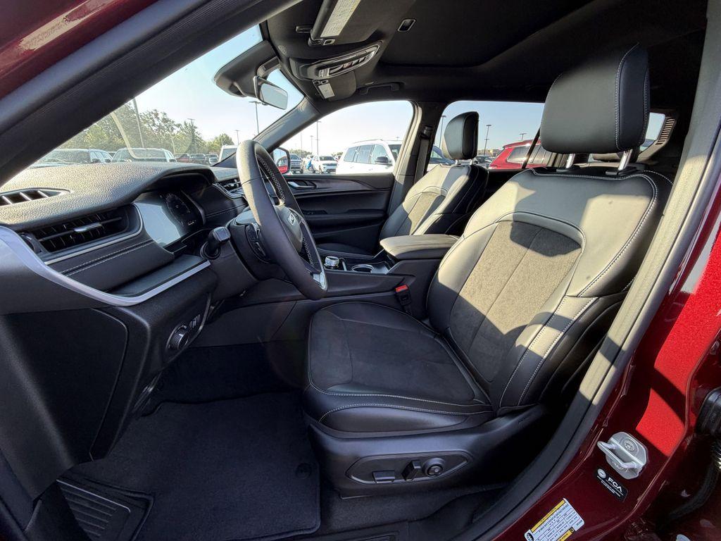 new 2025 Jeep Grand Cherokee L car, priced at $43,568