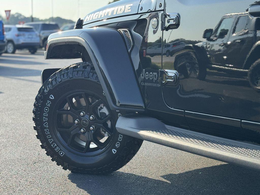 new 2025 Jeep Gladiator car, priced at $45,305