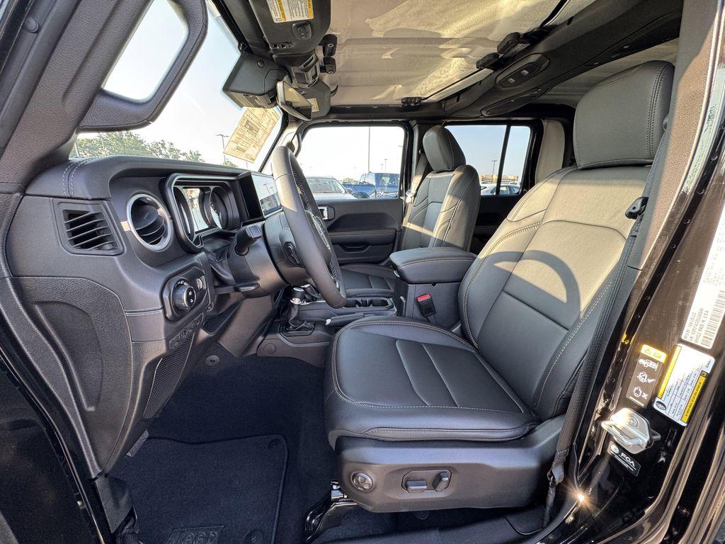 new 2025 Jeep Gladiator car, priced at $45,305