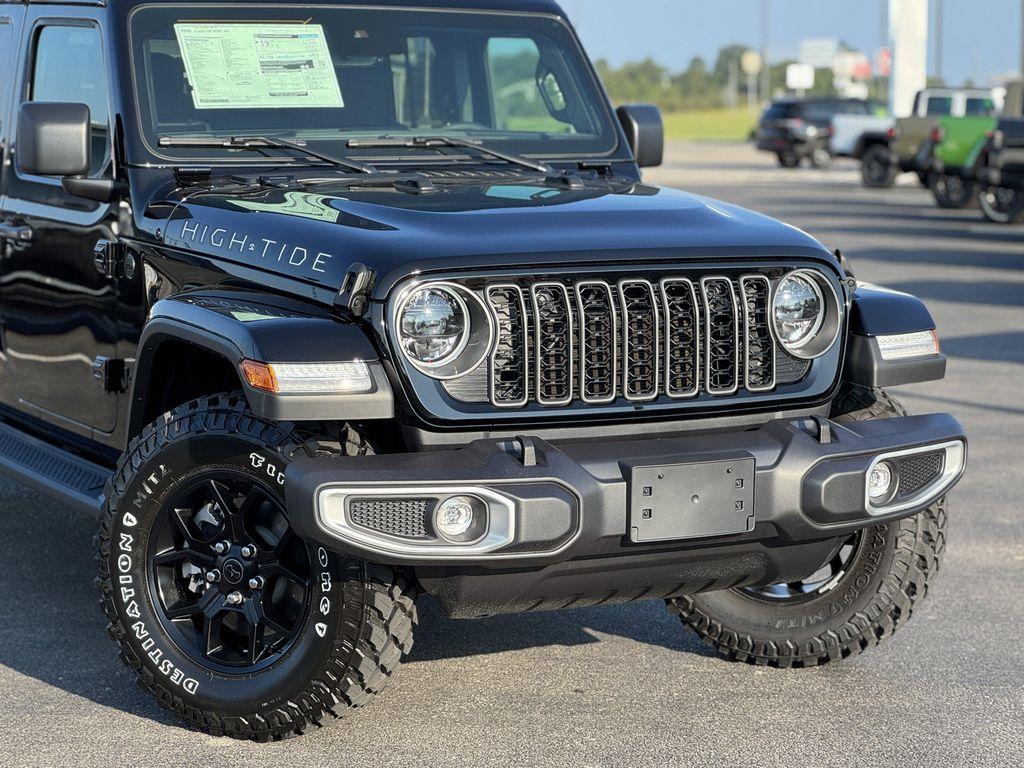 new 2025 Jeep Gladiator car, priced at $45,305