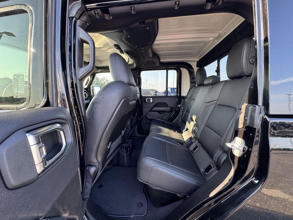 new 2025 Jeep Gladiator car, priced at $45,305