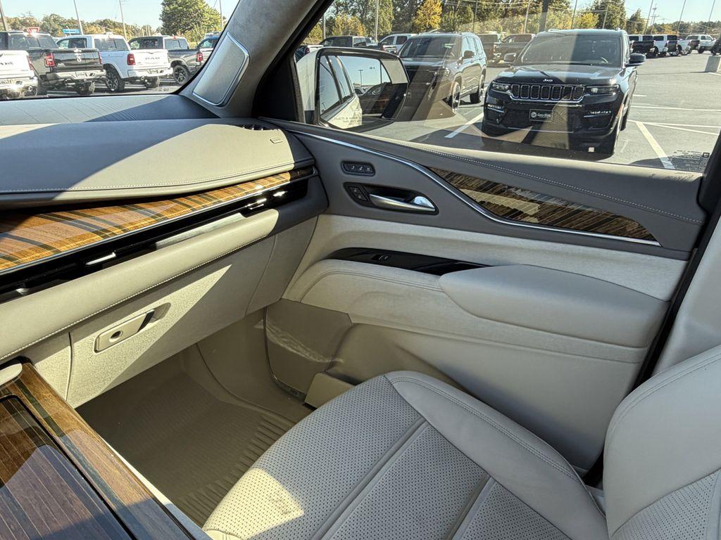 used 2021 Cadillac Escalade ESV car, priced at $58,980