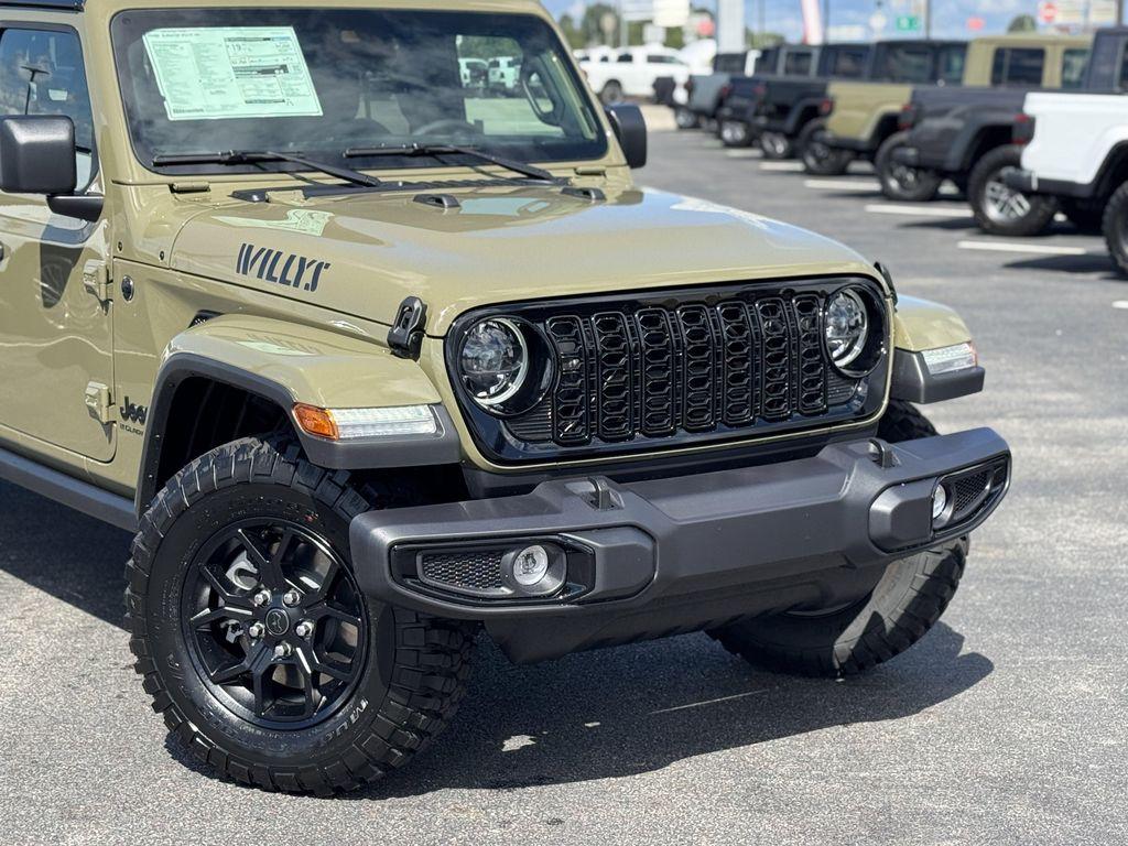 new 2025 Jeep Gladiator car, priced at $46,743