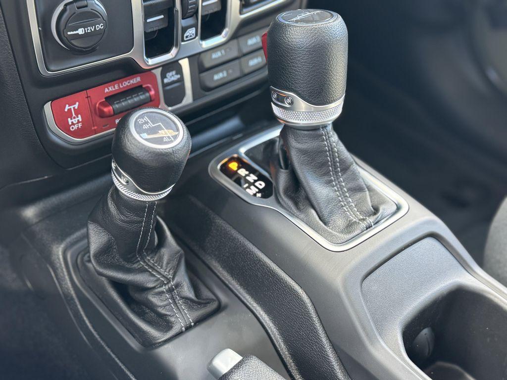 new 2025 Jeep Gladiator car, priced at $46,743