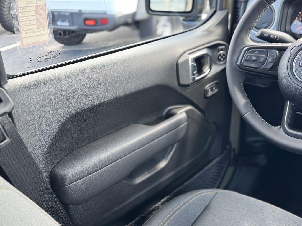 new 2025 Jeep Gladiator car, priced at $46,743