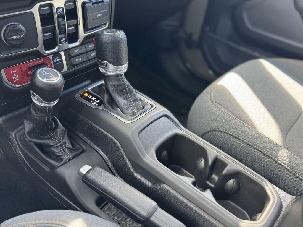 new 2025 Jeep Gladiator car, priced at $46,743