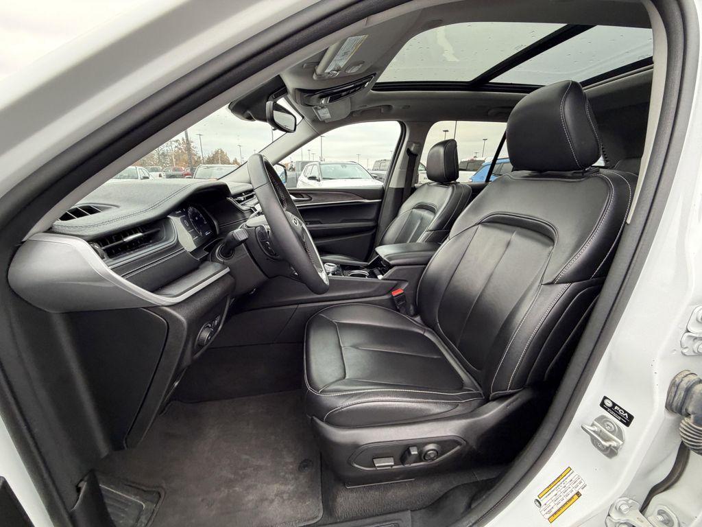 used 2023 Jeep Grand Cherokee car, priced at $30,900