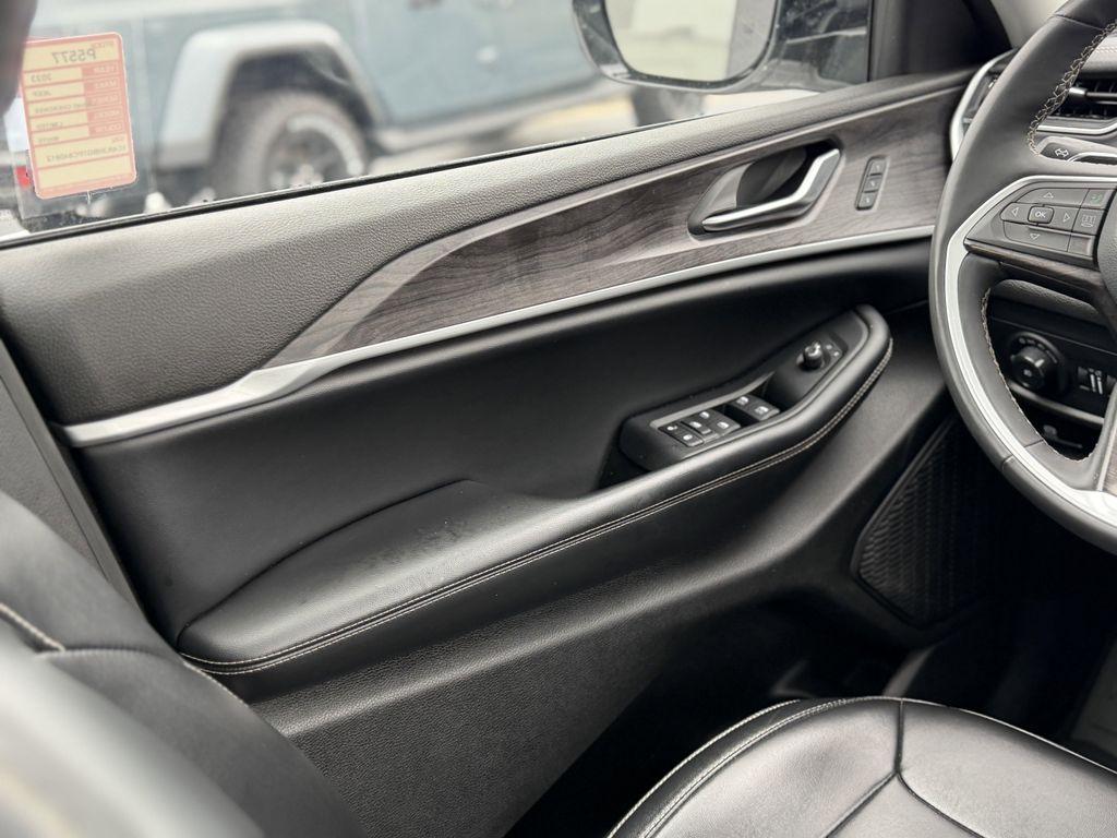 used 2023 Jeep Grand Cherokee car, priced at $30,900