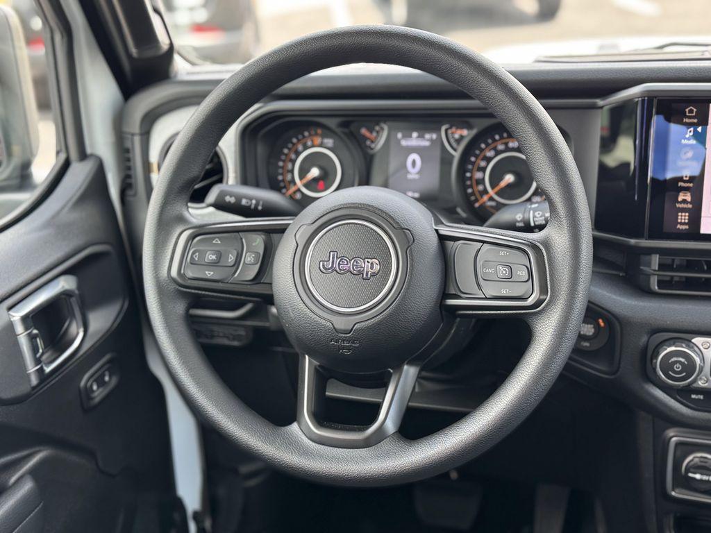new 2025 Jeep Gladiator car, priced at $38,556