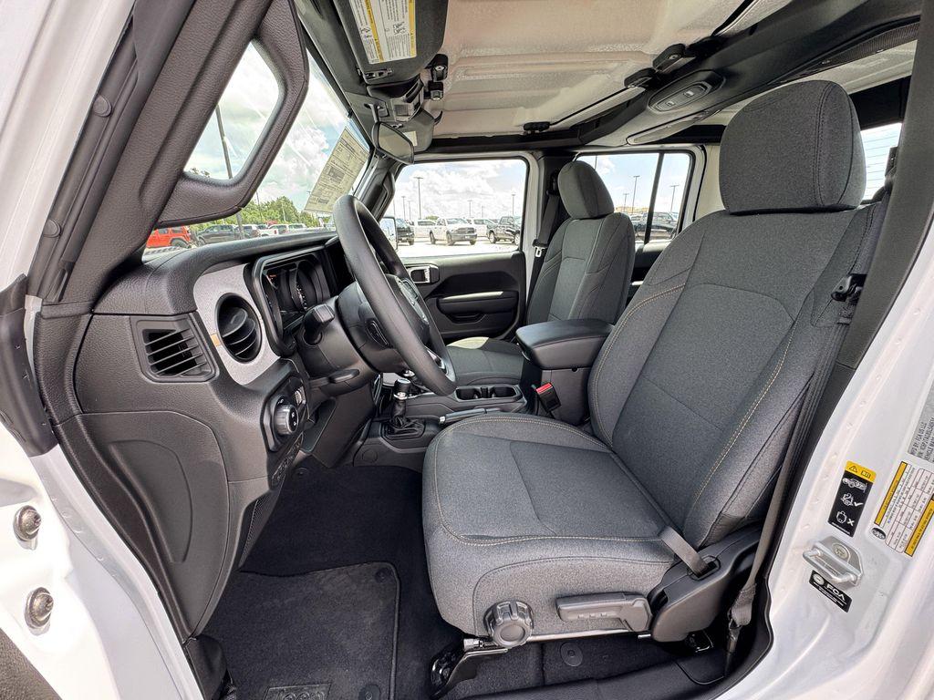 new 2025 Jeep Gladiator car, priced at $38,556