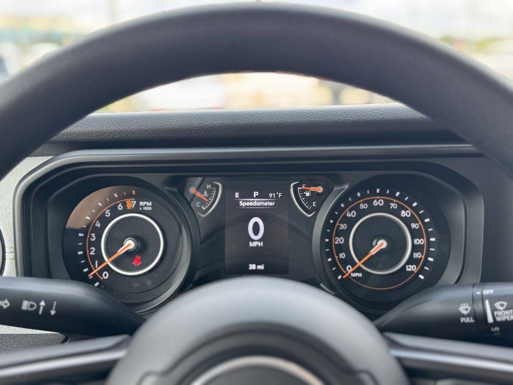 new 2025 Jeep Gladiator car, priced at $38,556