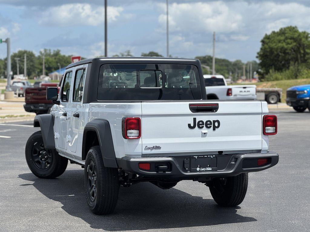 new 2025 Jeep Gladiator car, priced at $38,556