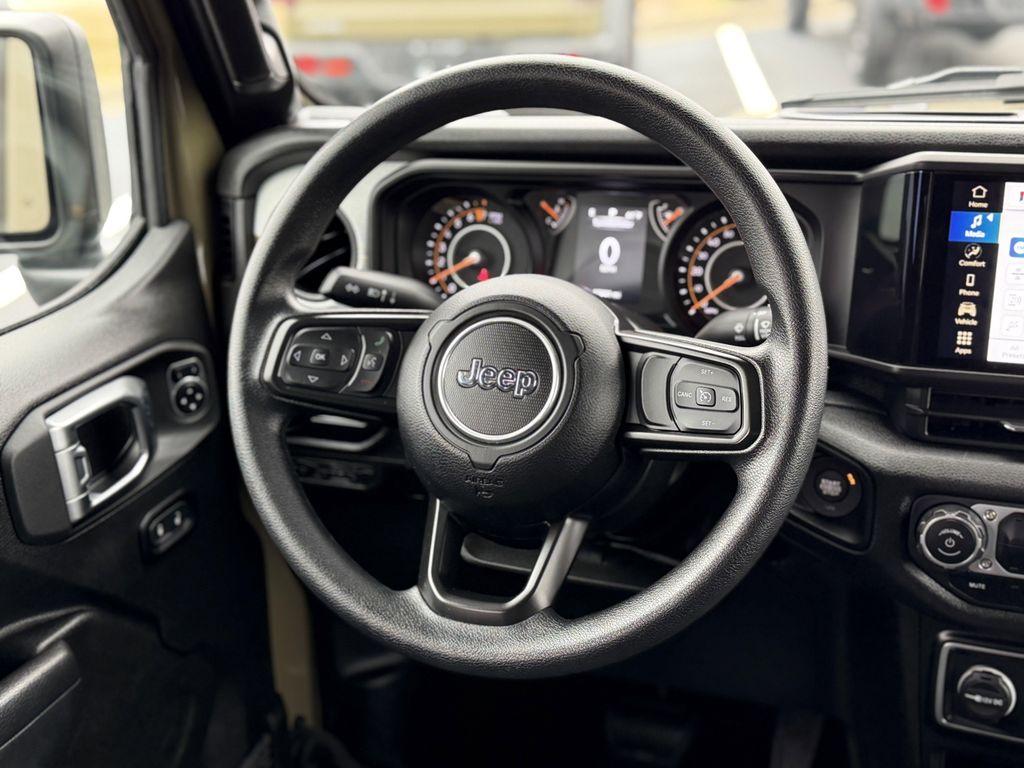 used 2025 Jeep Gladiator car, priced at $39,983