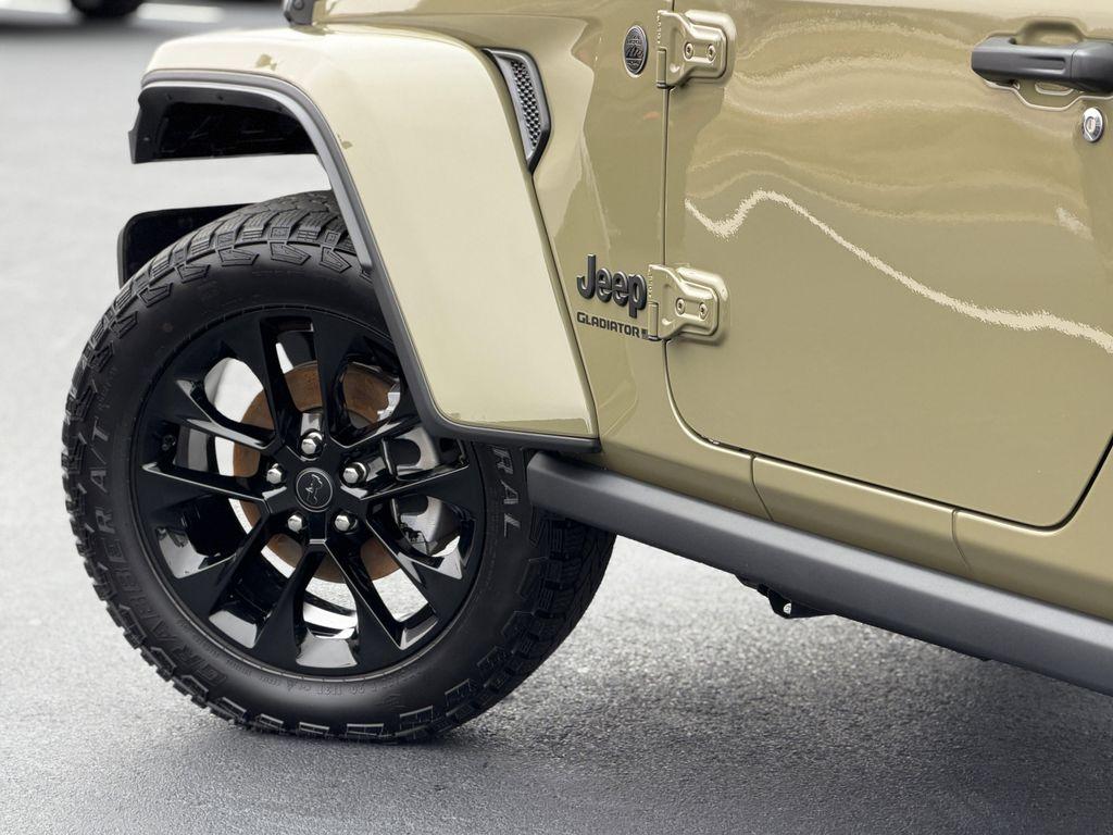 used 2025 Jeep Gladiator car, priced at $39,983