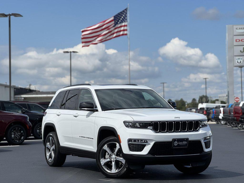 new 2025 Jeep Grand Cherokee car, priced at $53,815