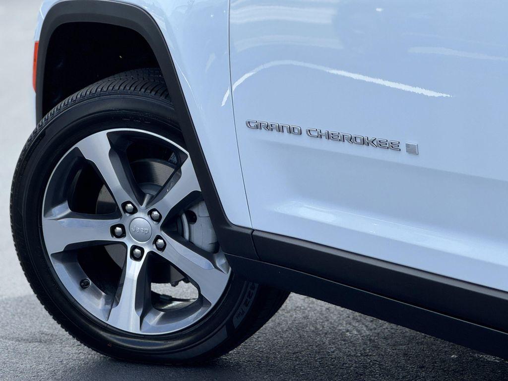 new 2025 Jeep Grand Cherokee car, priced at $53,815
