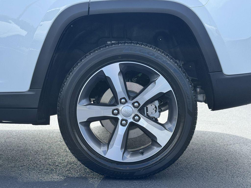 new 2025 Jeep Grand Cherokee car, priced at $53,815