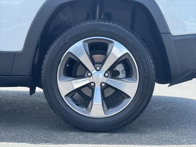 used 2020 Jeep Cherokee car, priced at $18,980