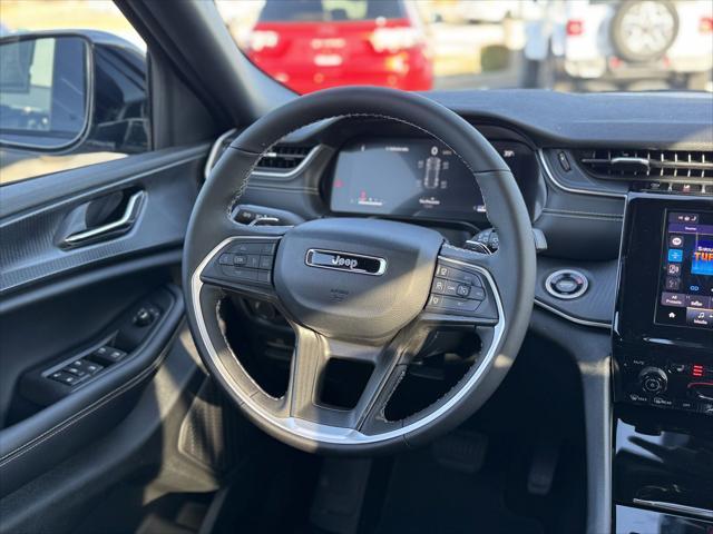 new 2025 Jeep Grand Cherokee car, priced at $48,175