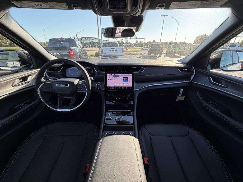 new 2025 Jeep Grand Cherokee L car, priced at $46,354