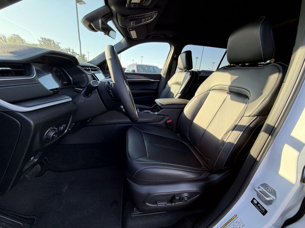 new 2025 Jeep Grand Cherokee L car, priced at $46,354