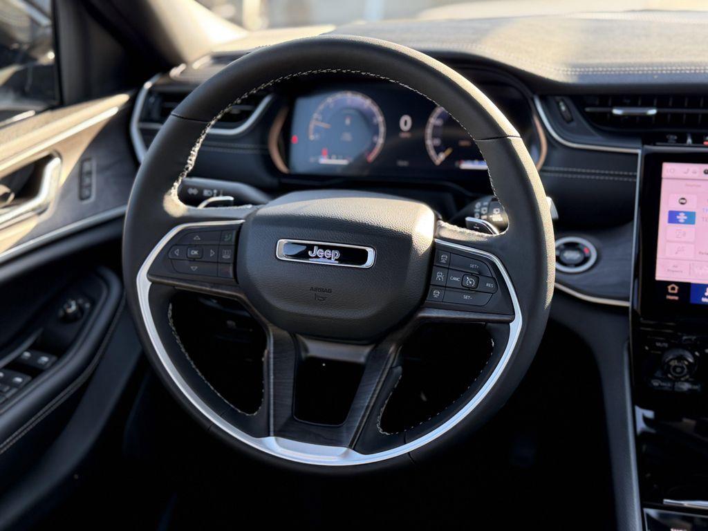 new 2025 Jeep Grand Cherokee L car, priced at $46,354