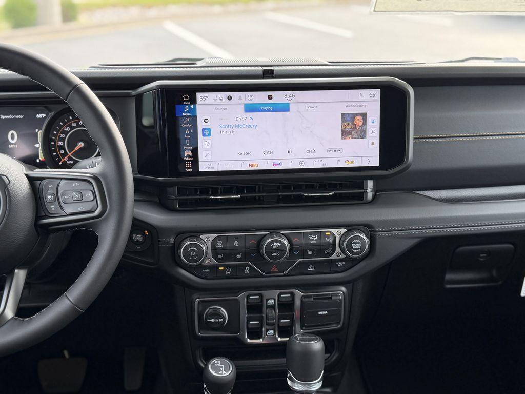 new 2025 Jeep Gladiator car, priced at $48,975