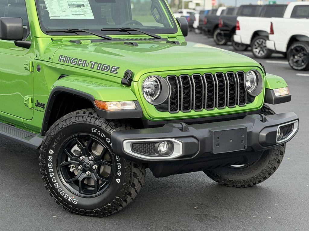 new 2025 Jeep Gladiator car, priced at $48,975