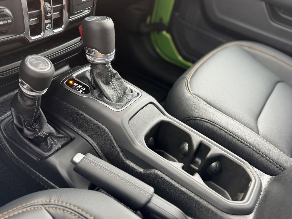 new 2025 Jeep Gladiator car, priced at $48,975