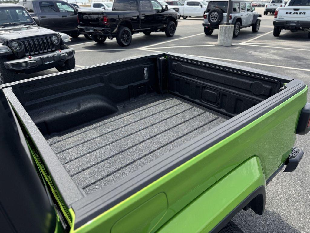 new 2025 Jeep Gladiator car, priced at $47,935