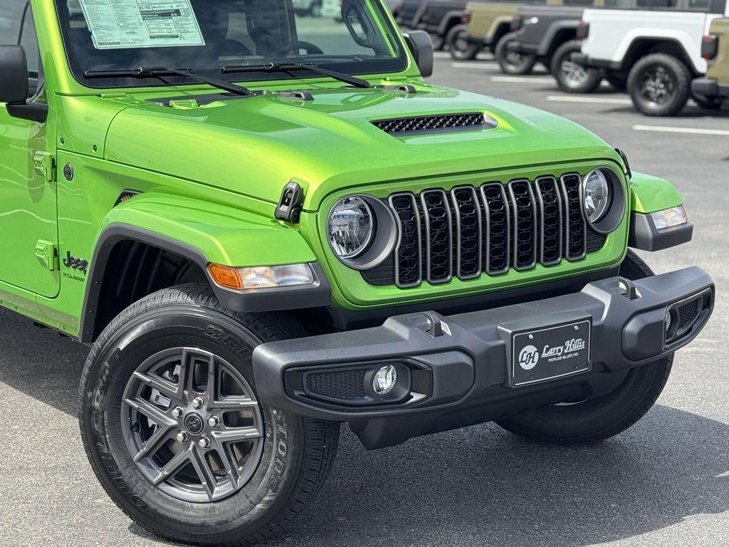 new 2025 Jeep Gladiator car, priced at $47,935