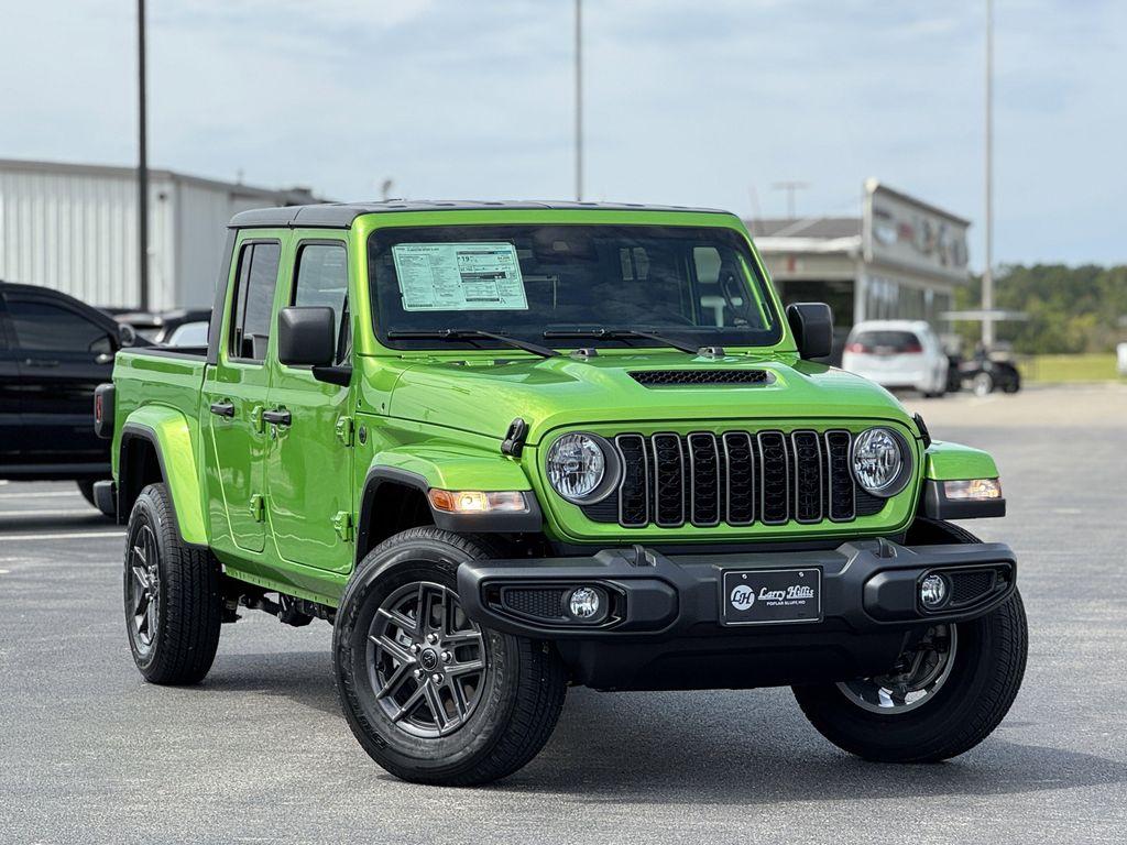 new 2025 Jeep Gladiator car, priced at $47,935