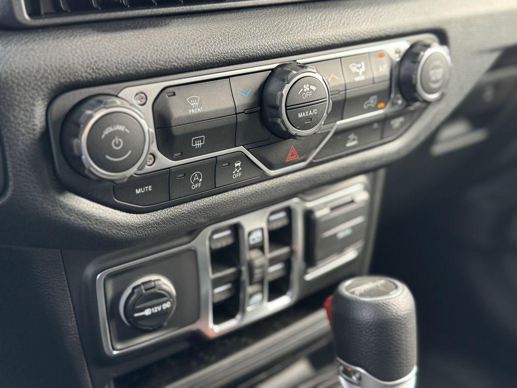 new 2025 Jeep Gladiator car, priced at $47,935