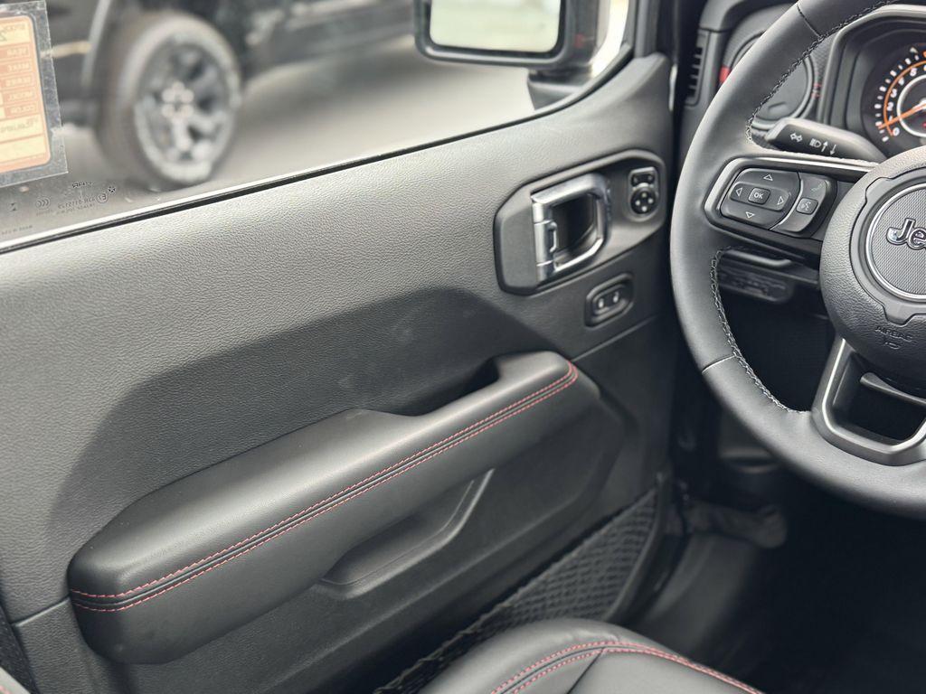 new 2025 Jeep Wrangler car, priced at $64,276
