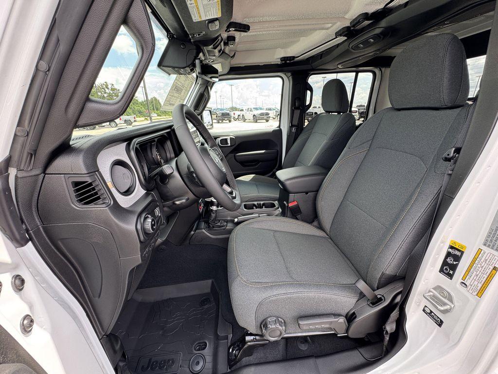 new 2025 Jeep Gladiator car, priced at $47,857
