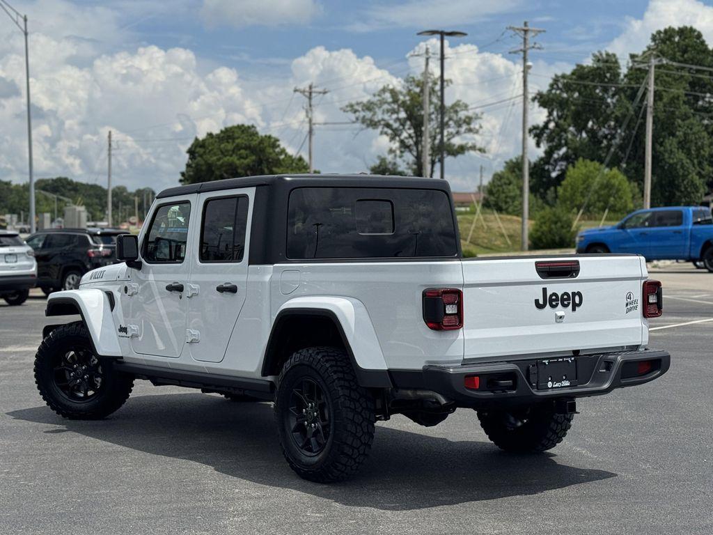 new 2025 Jeep Gladiator car, priced at $47,857