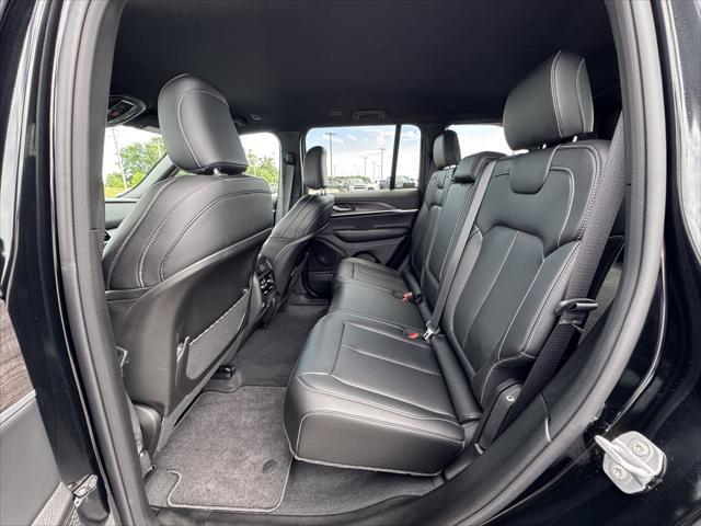 new 2025 Jeep Grand Cherokee car, priced at $42,599