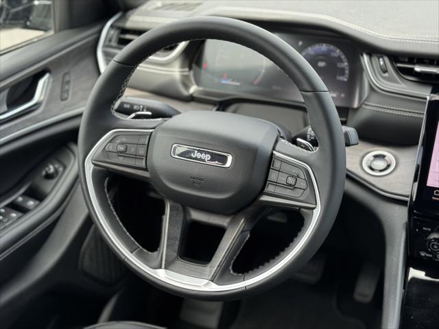 new 2025 Jeep Grand Cherokee car, priced at $42,599