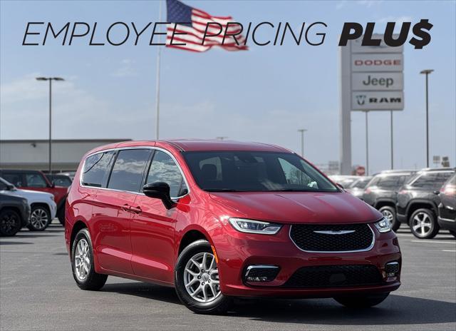 new 2025 Chrysler Pacifica car, priced at $44,640