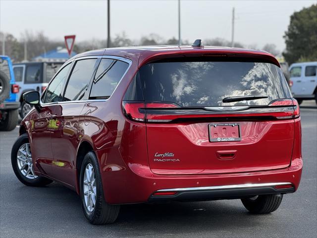 new 2025 Chrysler Pacifica car, priced at $44,640